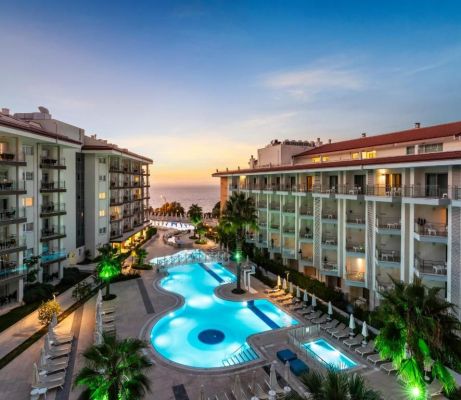 RAMADA HOTEL & SUITES BY WYNDHAM KUSADASI
